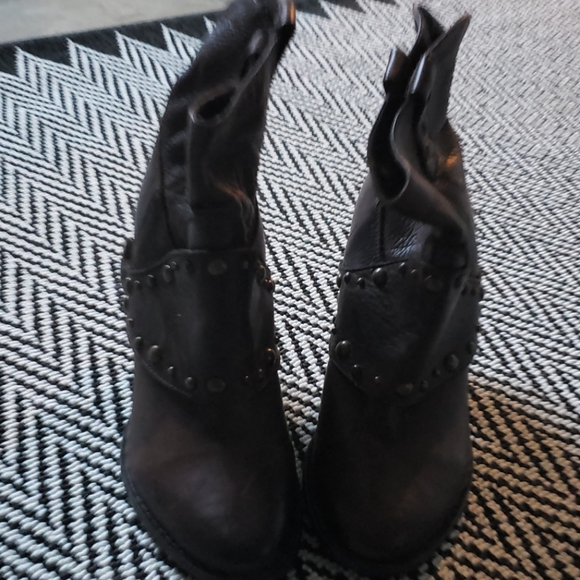 ID Brown / Made in Italy Boots - Picture 2 of 3